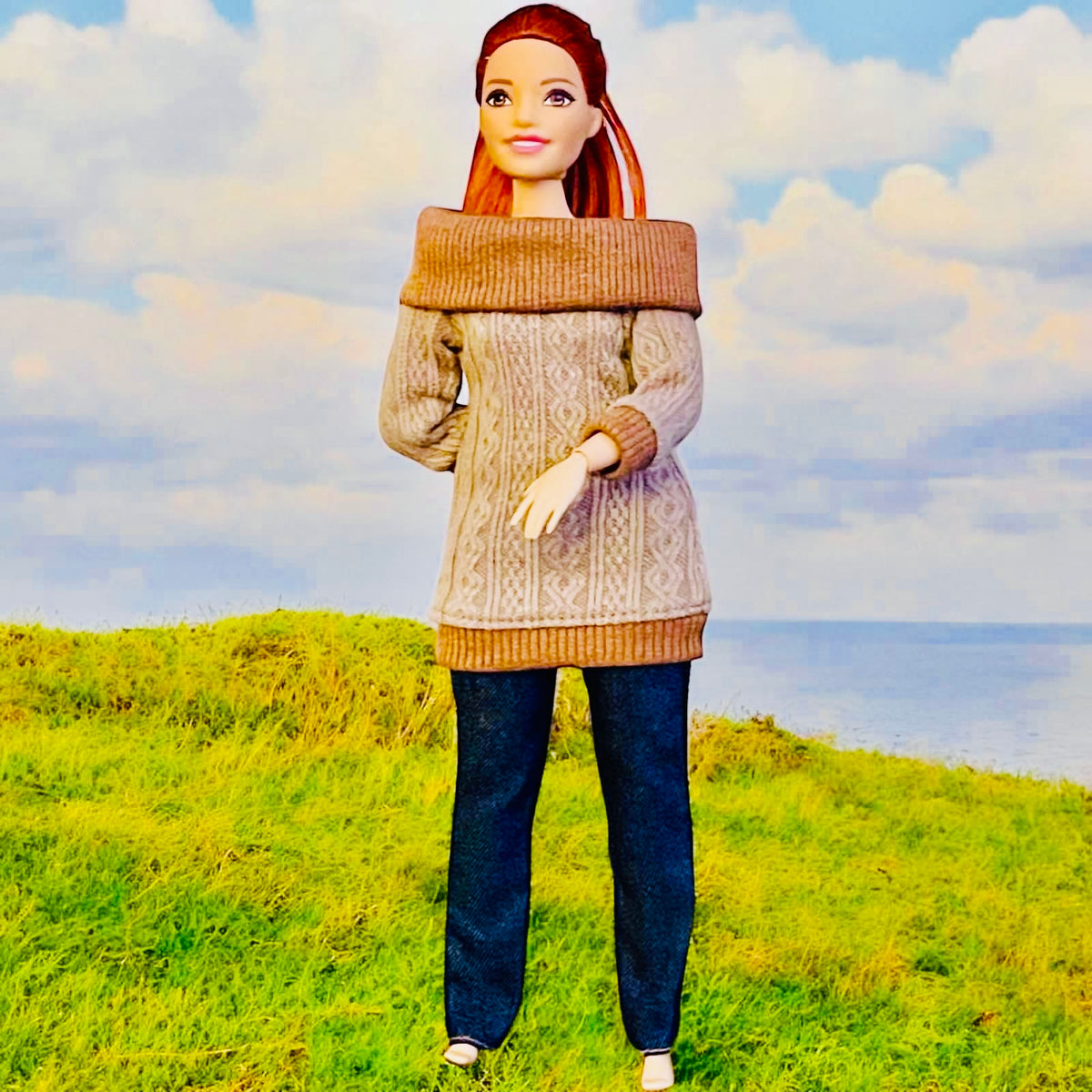 Curvy and Regular Doll Clothes: Sweater and Jeans for Both Dolls, 1:6 Scale