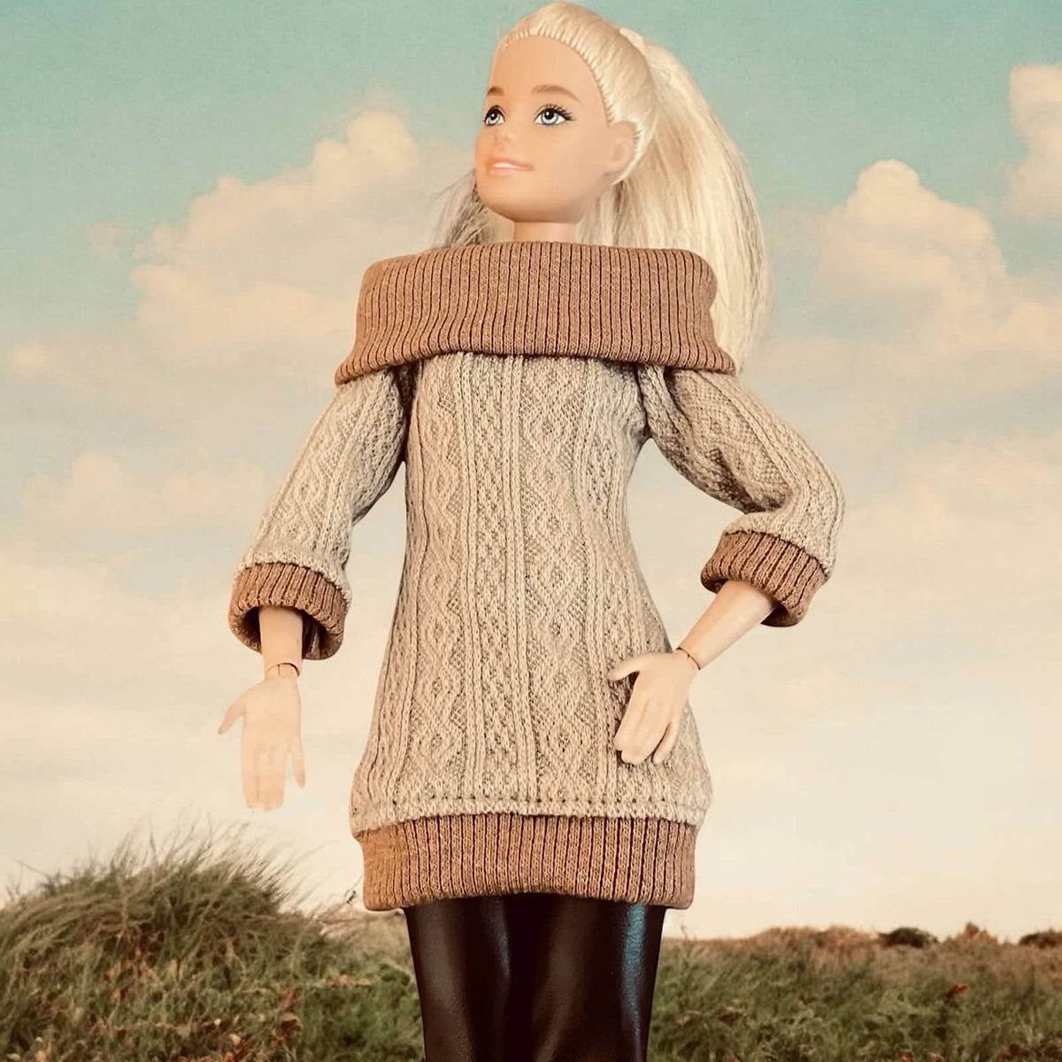 Curvy and Regular Doll Clothes: Sweater and Jeans for Both Dolls, 1:6 Scale Pink Regular and Curvy