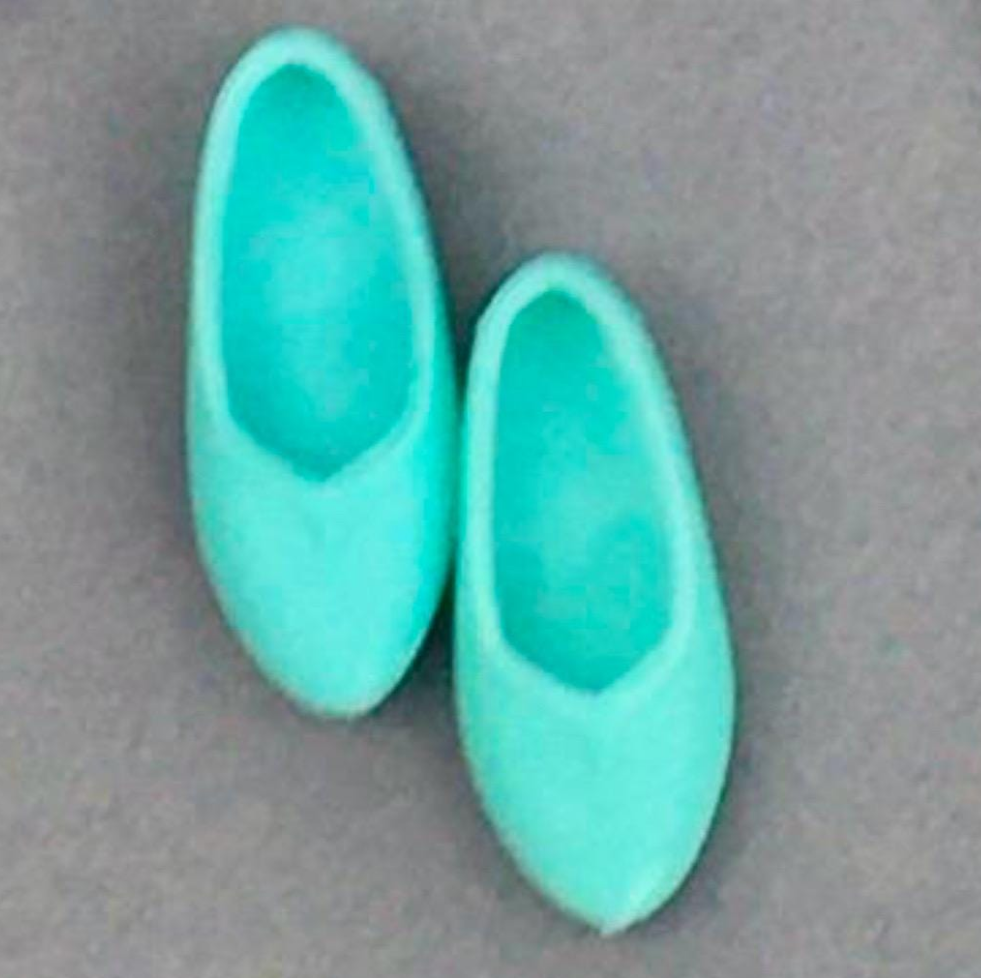 Curvy Doll Shoes: Flat Feet, Assorted Colors