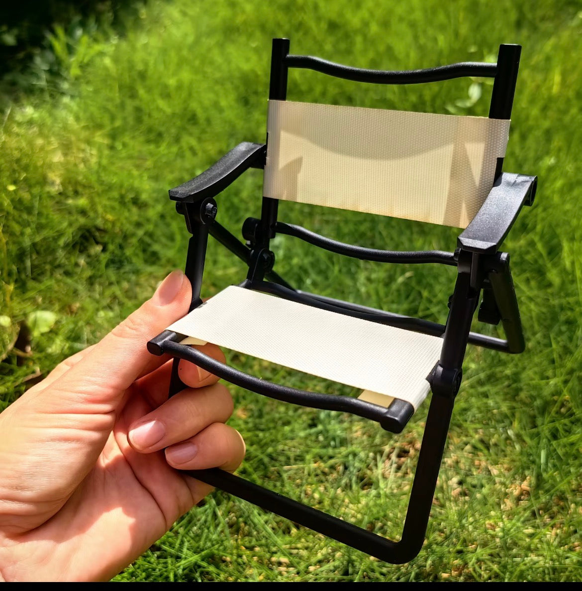 Red or Black Folding Chairs for 11-12 inch Fashion Dolls