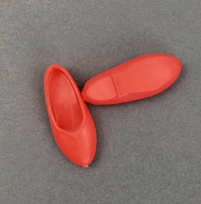 Curvy Doll Shoes: Flat Feet, Assorted Colors