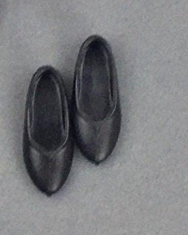 Curvy Doll Shoes: Flat Feet, Assorted Colors