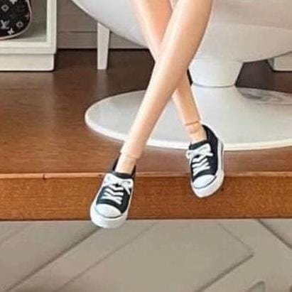 Curvy Doll Sneakers, Black Shoes for 1:6 Fashion Doll
